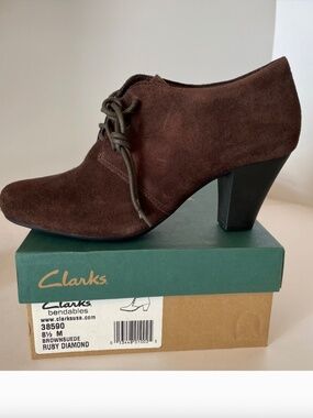 Clarks Bendables Ruby Diamond Brown Suede Leather 8.5  Ankle Boot